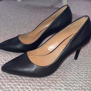 BRAND NEW leather pumps